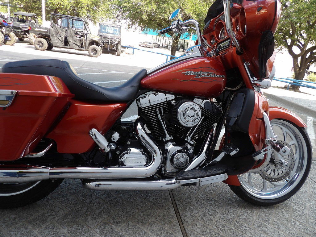 2011 Harley-Davidson Street Glide FLHX in Plano, TX