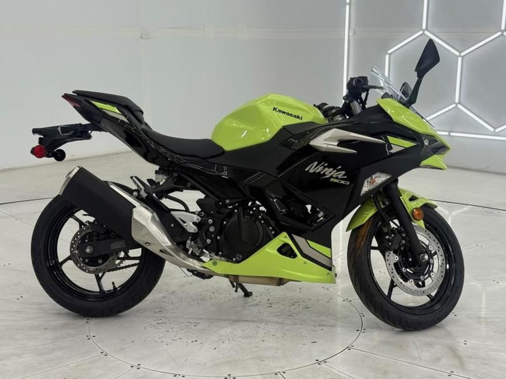2026 Kawasaki Ninja 500 ABS Metallic Yellowish GreenEbony ABS in Las Vegas, NV