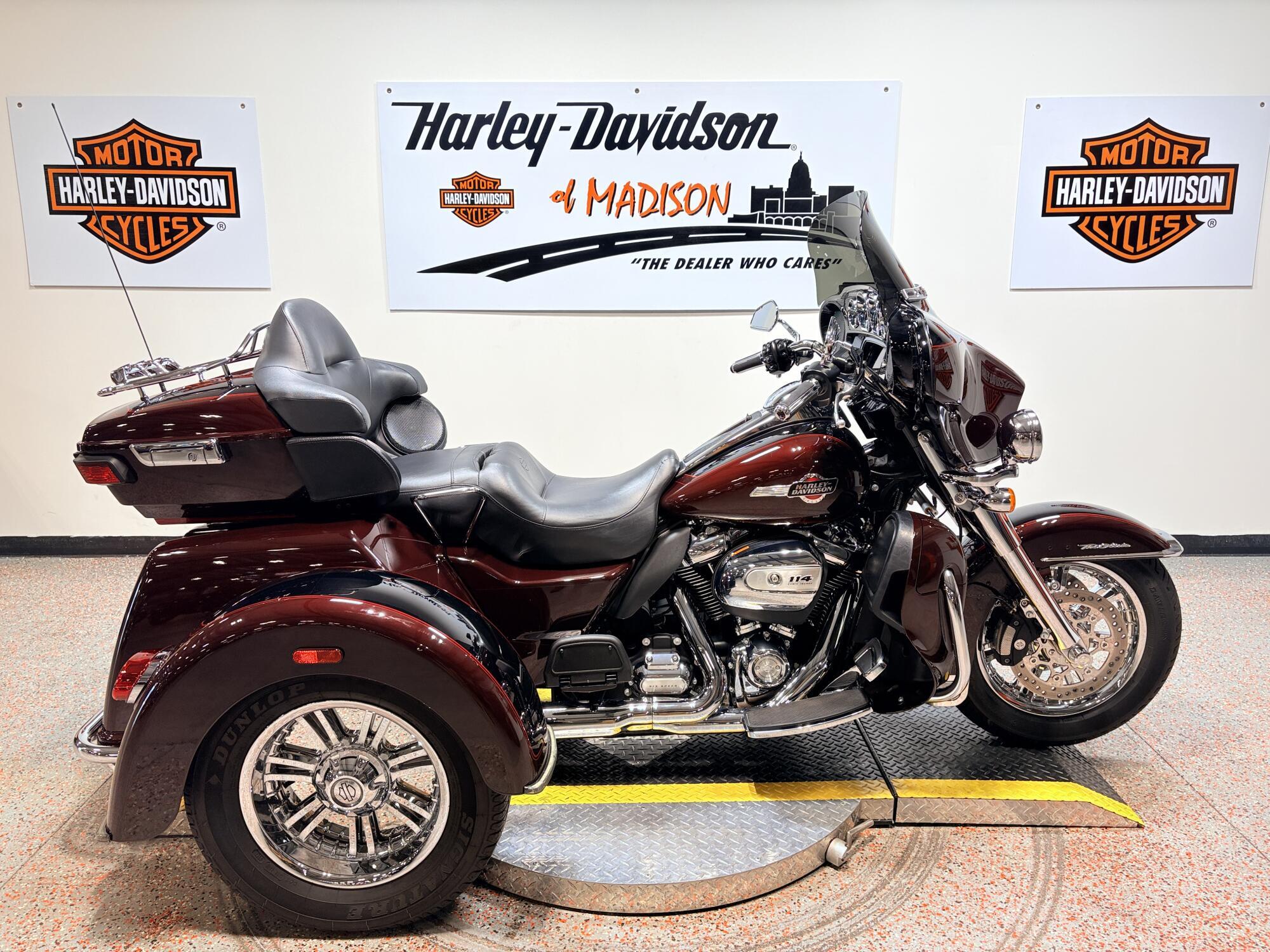 2022 Harley-Davidson Tri Glide Ultra ULTRA CLASSIC in Madison, WI