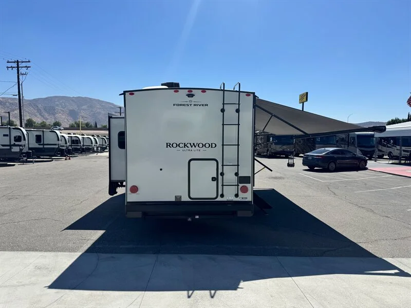 2027 Forest River ULTRALITE 2706BH Rockwood