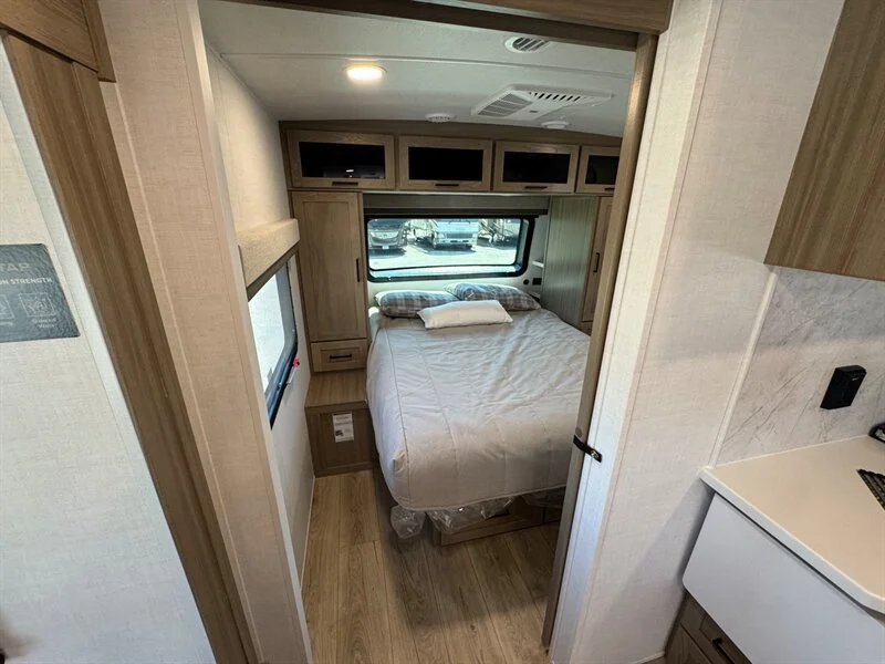 2027 Forest River ULTRALITE 2706BH Rockwood