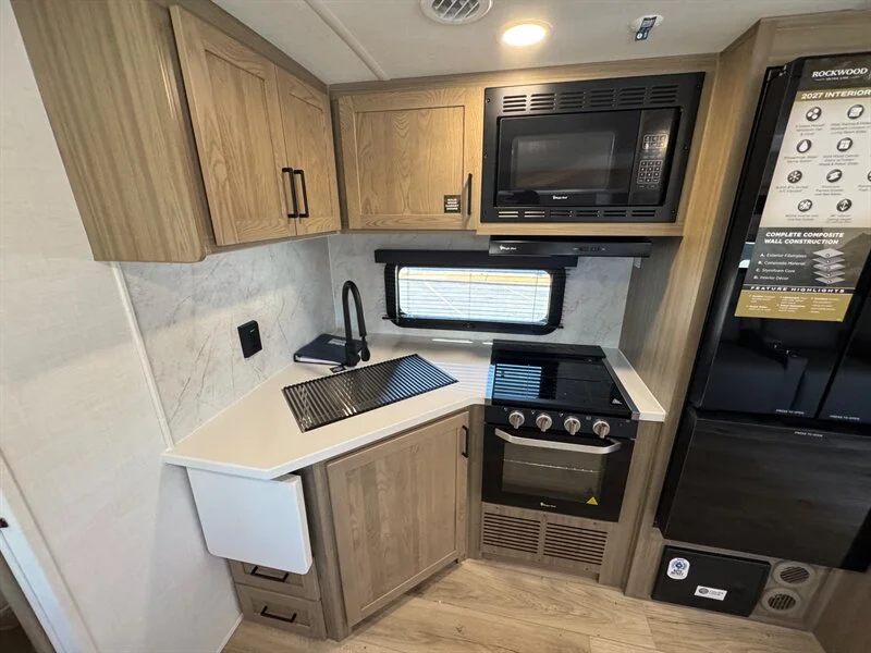 2027 Forest River ULTRALITE 2706BH Rockwood