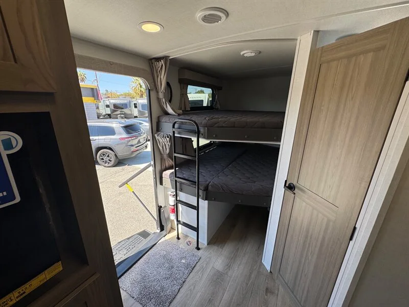 2027 Forest River ULTRALITE 2706BH Rockwood