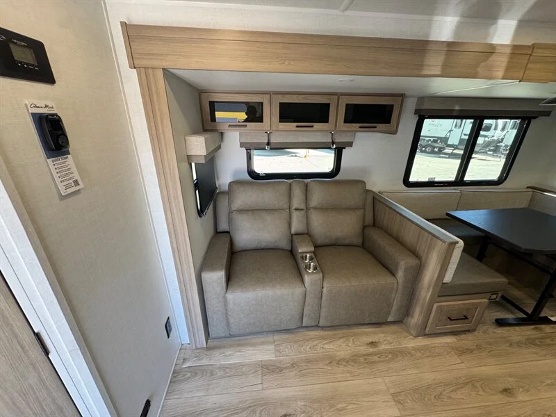 2027 Forest River ULTRALITE 2706BH Rockwood