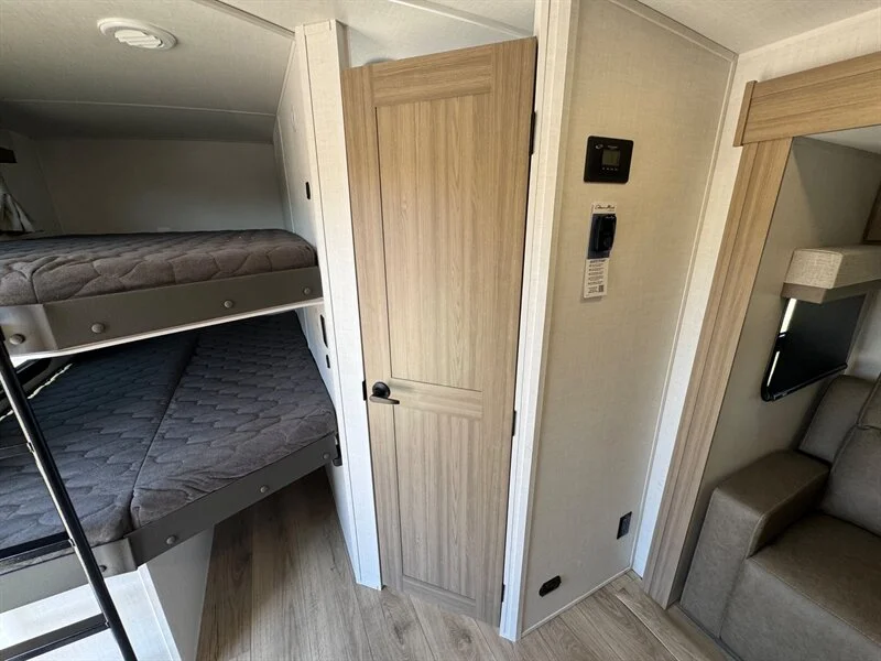2027 Forest River ULTRALITE 2706BH Rockwood