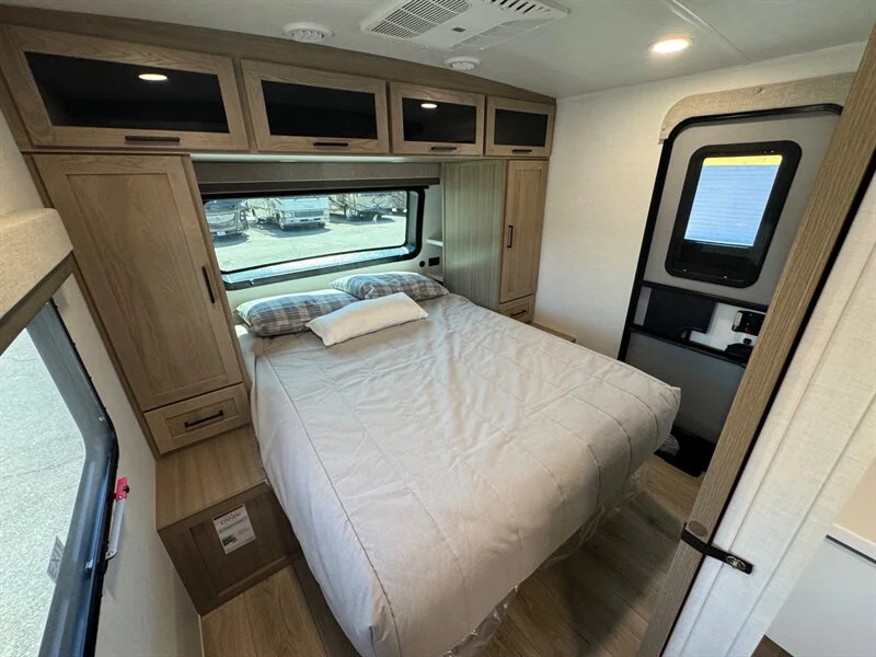 2027 Forest River ULTRALITE 2706BH Rockwood