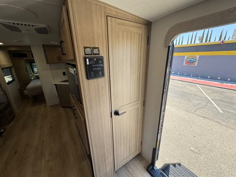 2027 Forest River ULTRALITE 2706BH Rockwood