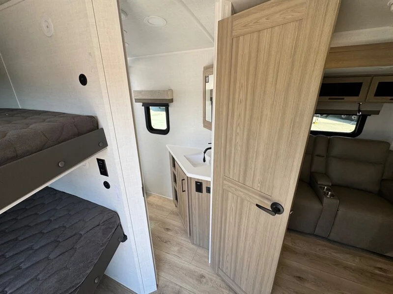 2027 Forest River ULTRALITE 2706BH Rockwood