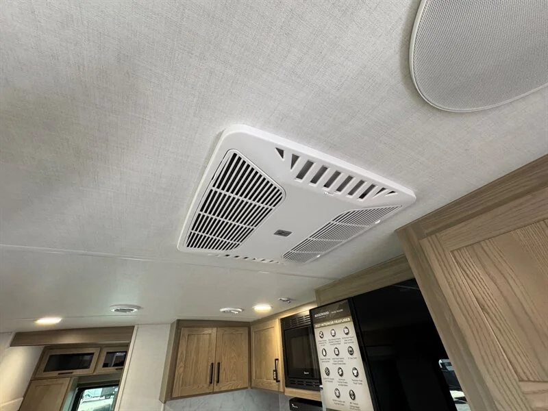 2027 Forest River ULTRALITE 2706BH Rockwood