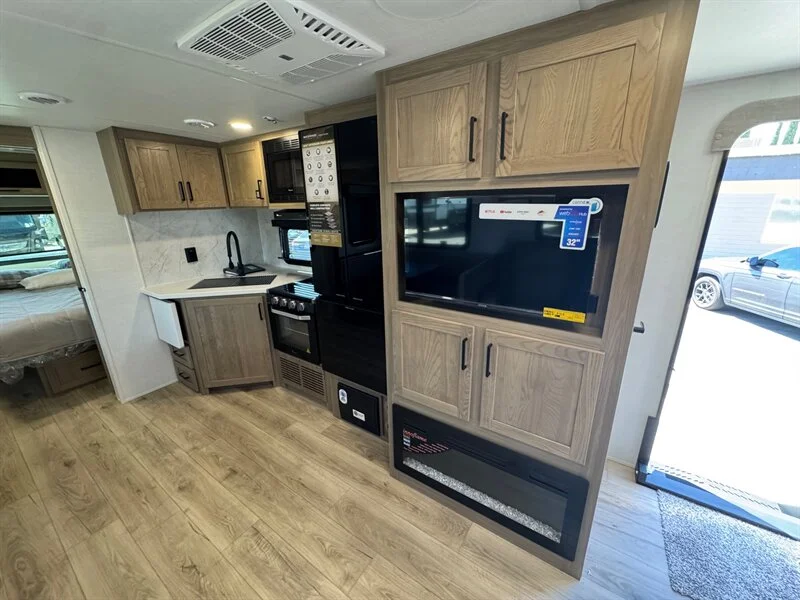 2027 Forest River ULTRALITE 2706BH Rockwood
