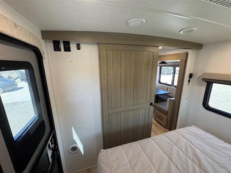 2027 Forest River ULTRALITE 2706BH Rockwood