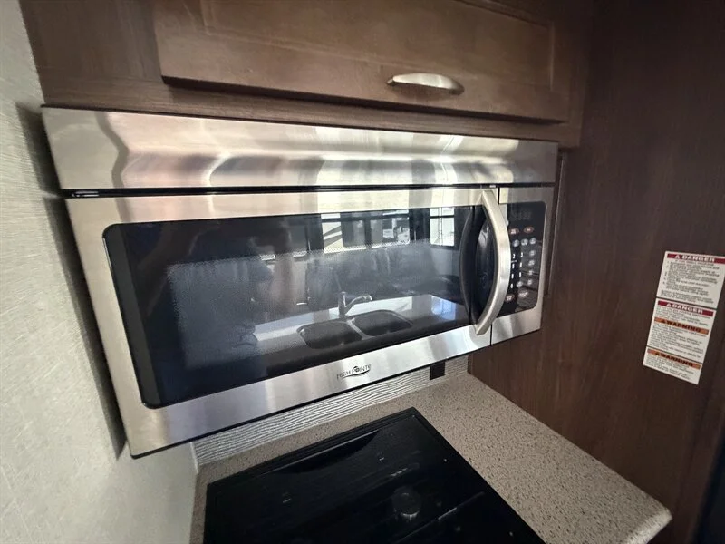 2018 Keystone MONTANA HIGH COUNTRY 305RL