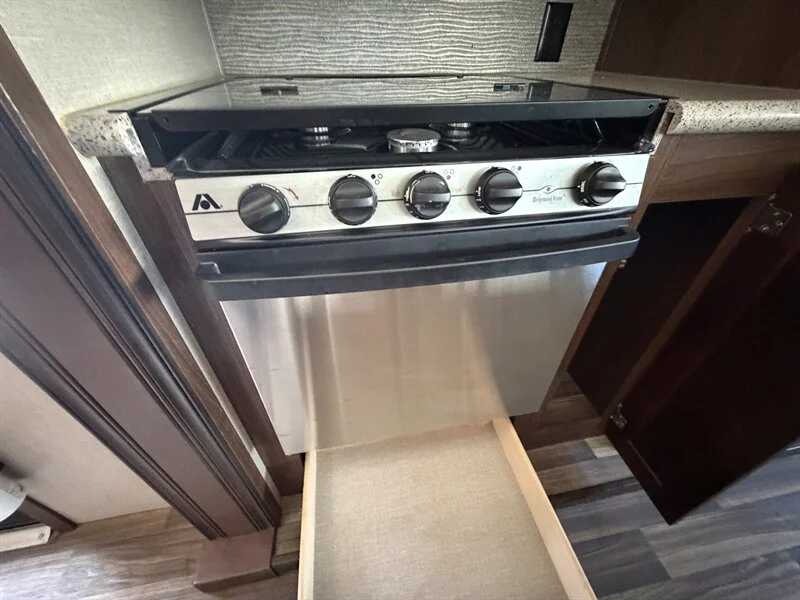 2018 Keystone MONTANA HIGH COUNTRY 305RL