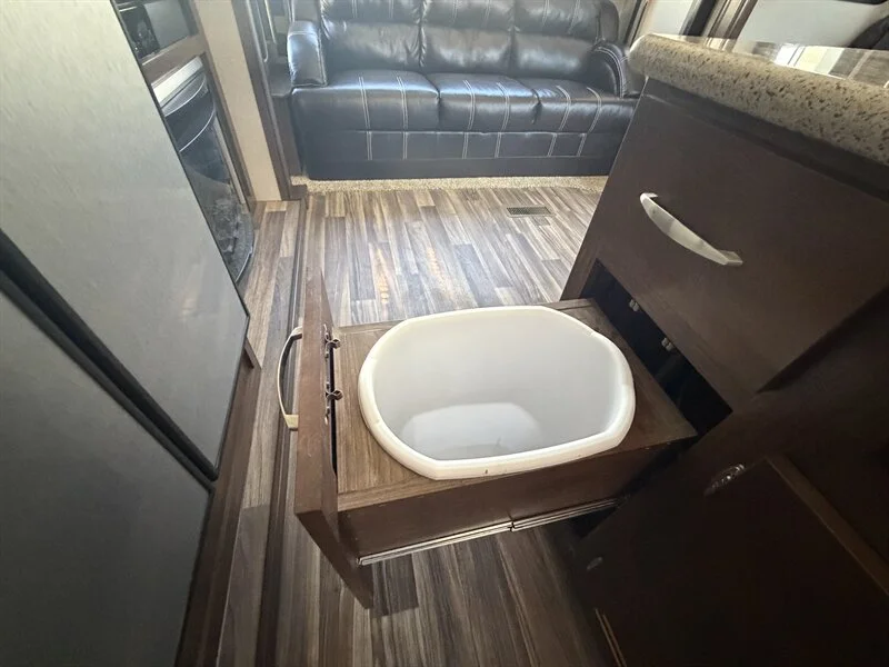 2018 Keystone MONTANA HIGH COUNTRY 305RL