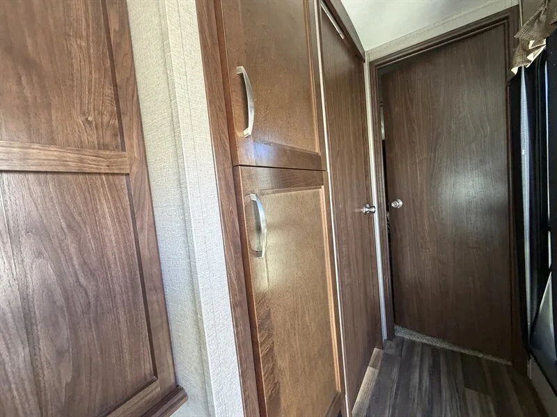2018 Keystone MONTANA HIGH COUNTRY 305RL