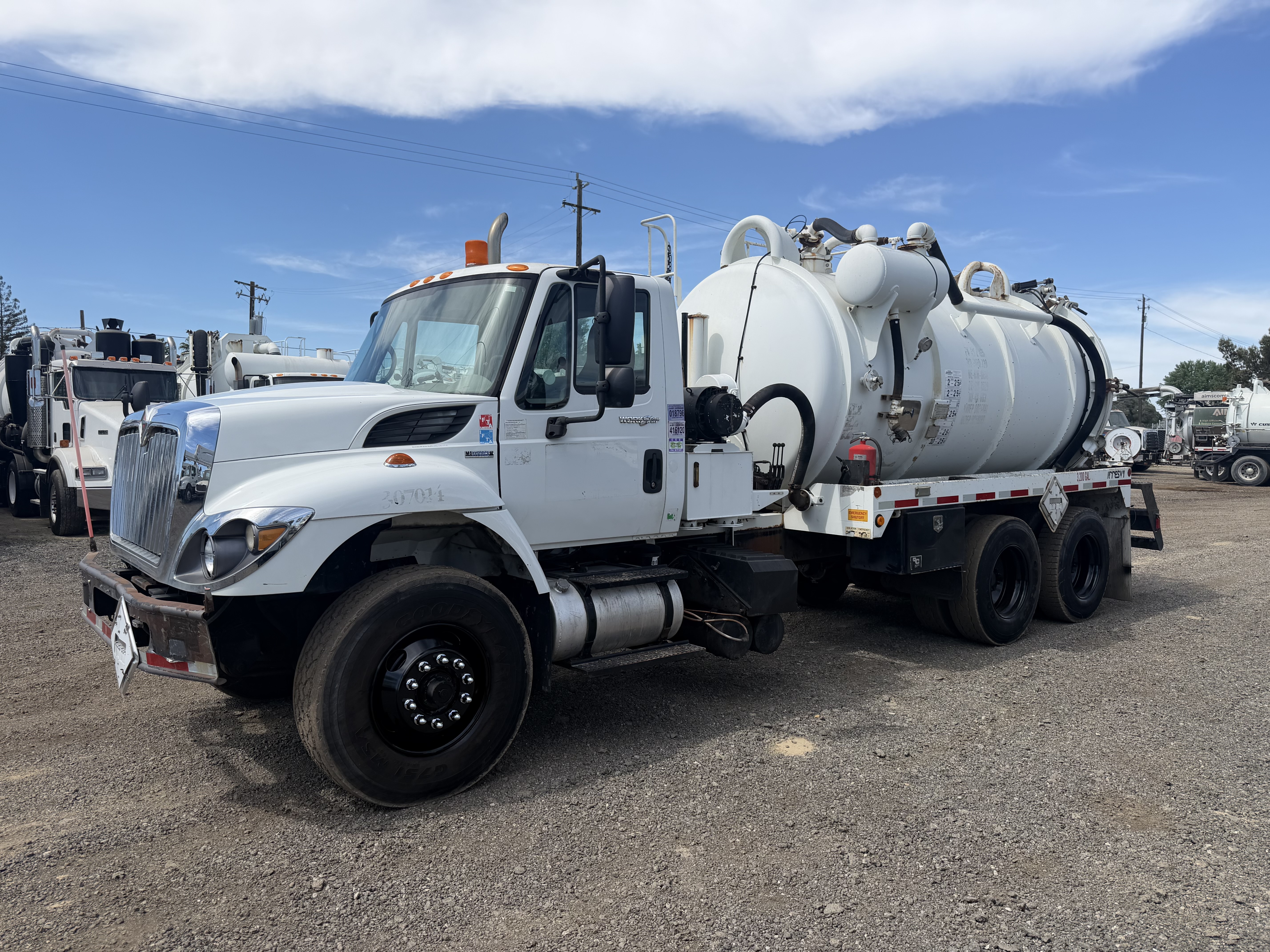 2009 International 7500 in Bakersfield, CA