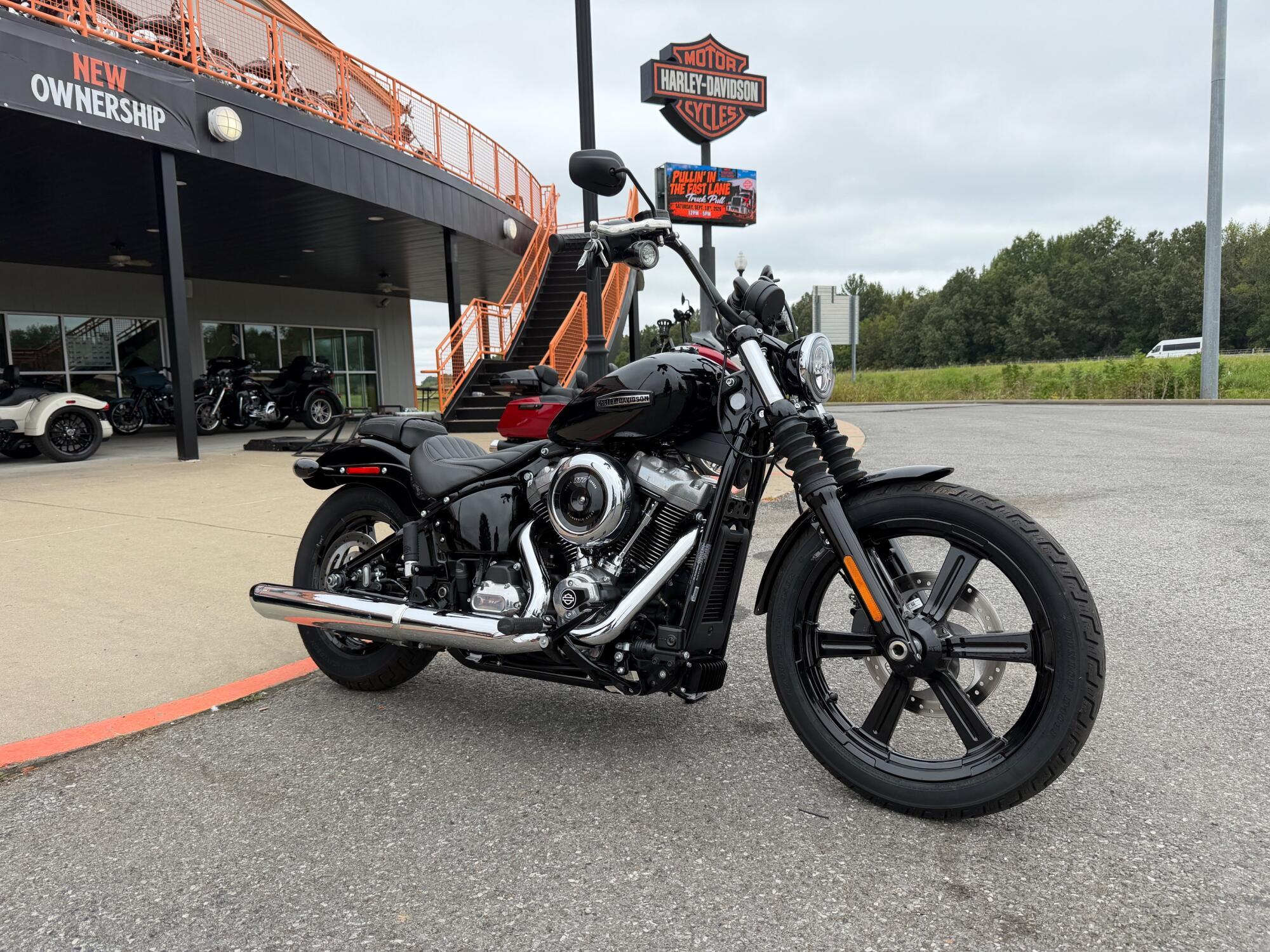 2025 Harley-Davidson Street Bob in Winterville, NC