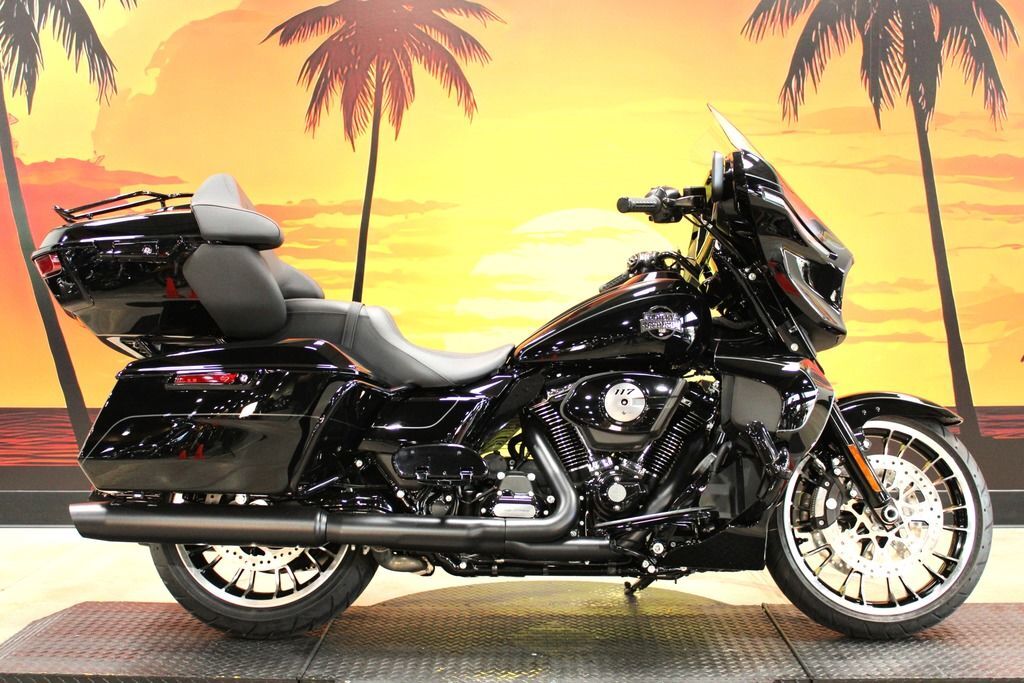 2026 Harley-Davidson® FLHXL - Street Glide® Limited LIMITED in Ormond Beach, FL