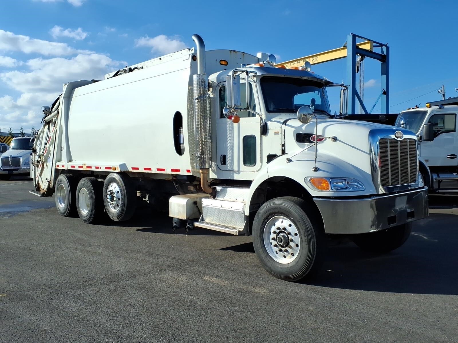 2015 PETERBILT 382 in Baltimore, MD