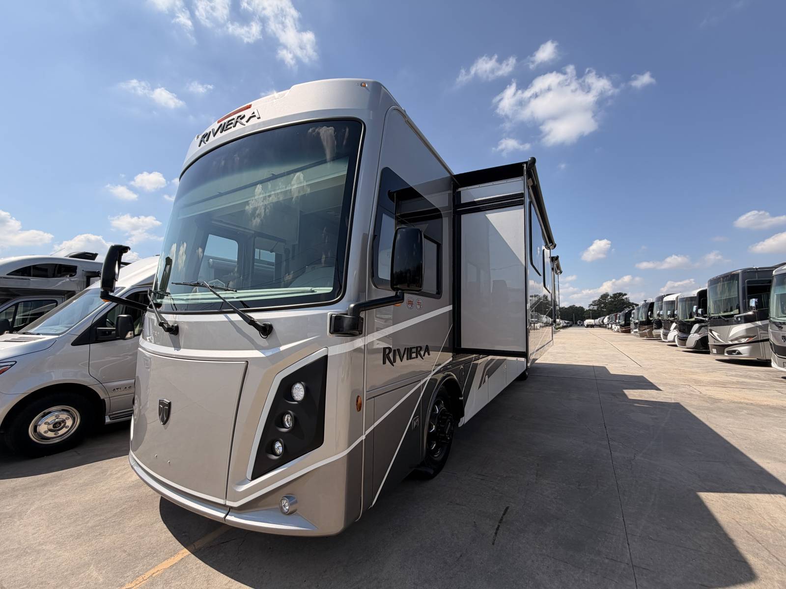 2027 Thor Motor Coach RIVIERA 38RB in spring TX