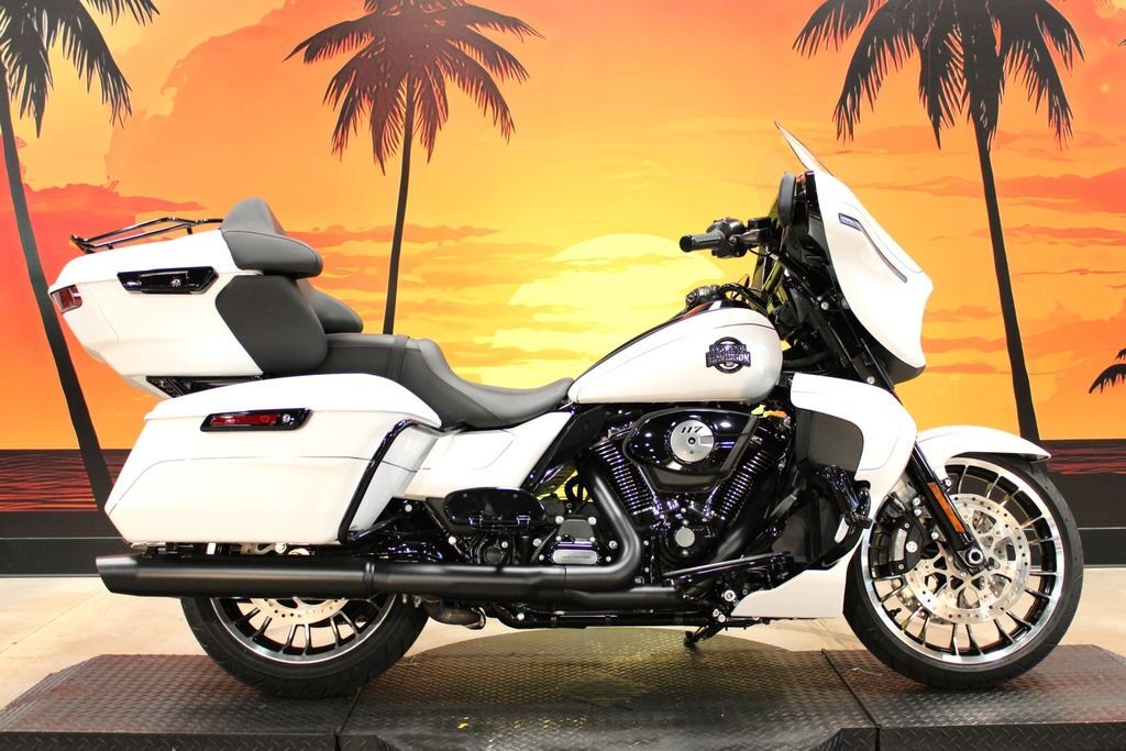 2026 Harley-Davidson® FLHXL - Street Glide® Limited LIMITED in Ormond Beach, FL