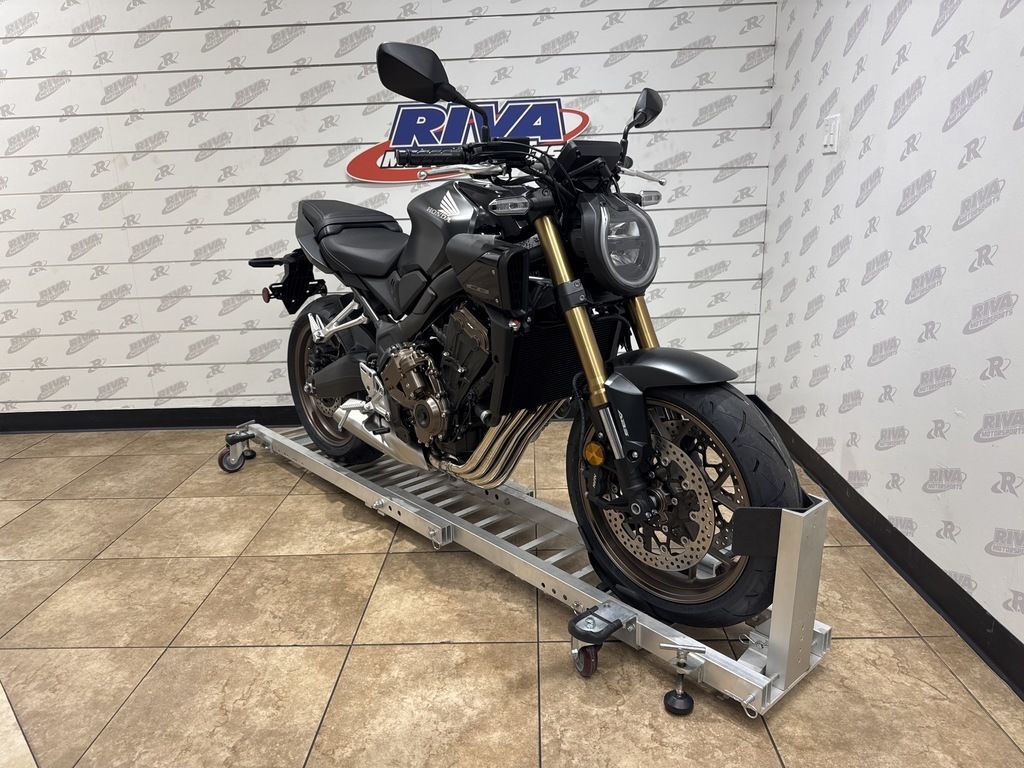 2026 Honda® CB650R E-Clutch BASE in Deerfield Beach, FL