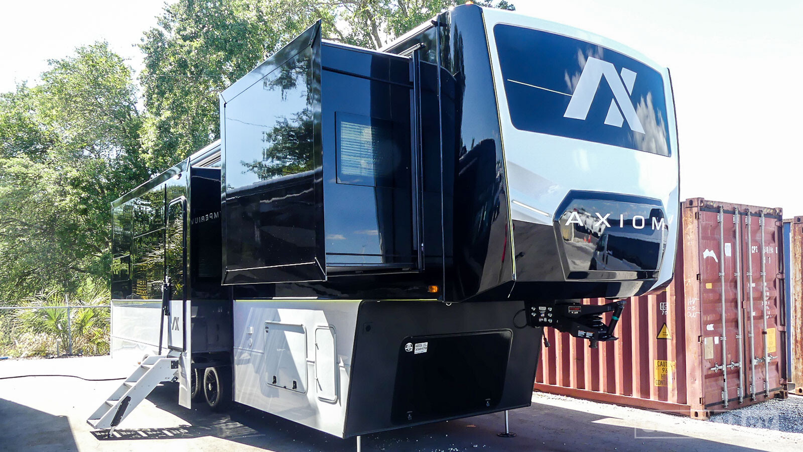 2026 Axiom IMPERIUM I2900 Fifth Wheel Toy Hauler RV