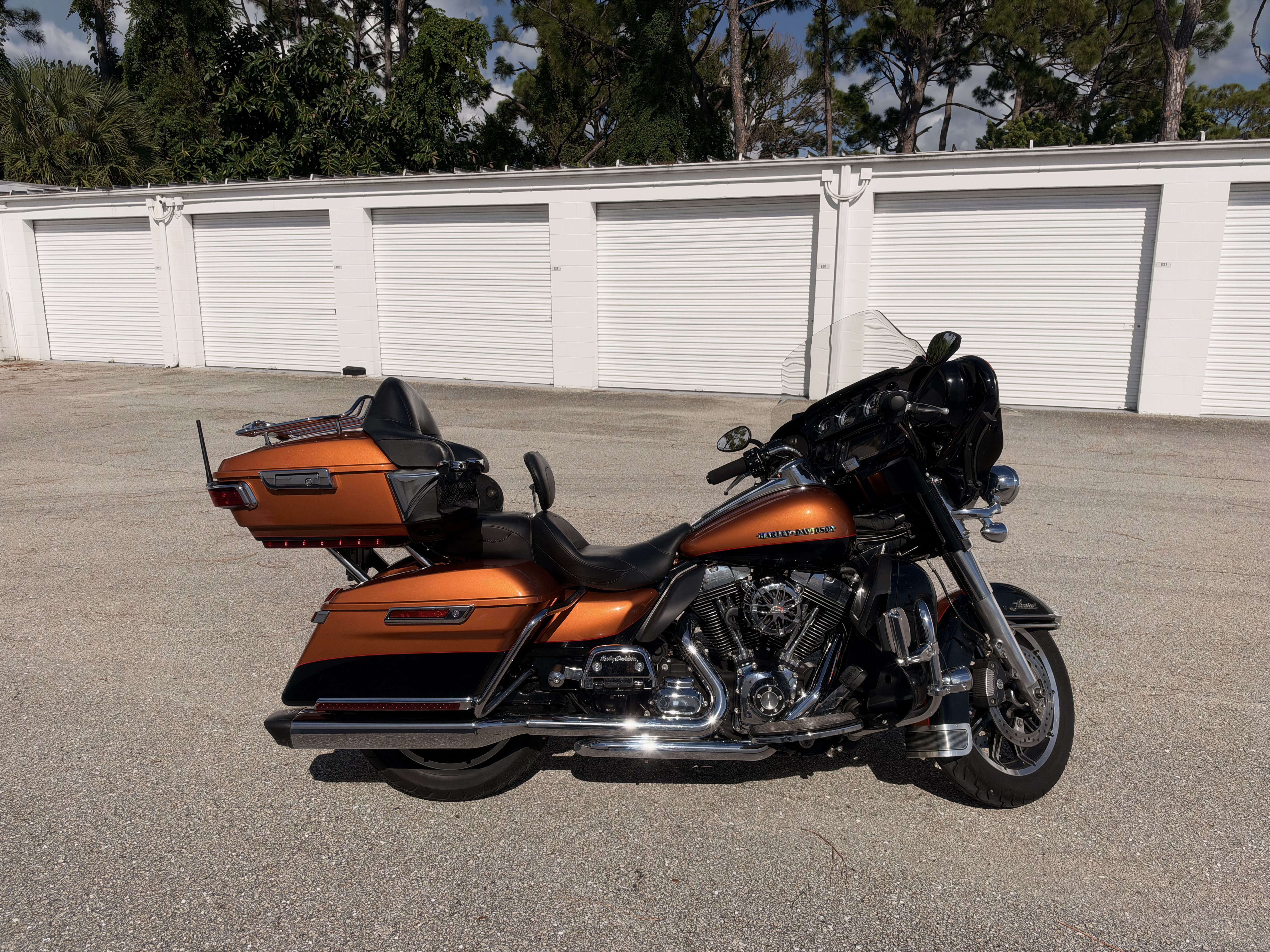 2014 Harley-Davidson ELECTRA GLIDE ULTRA LIMITED Touring motorcycle