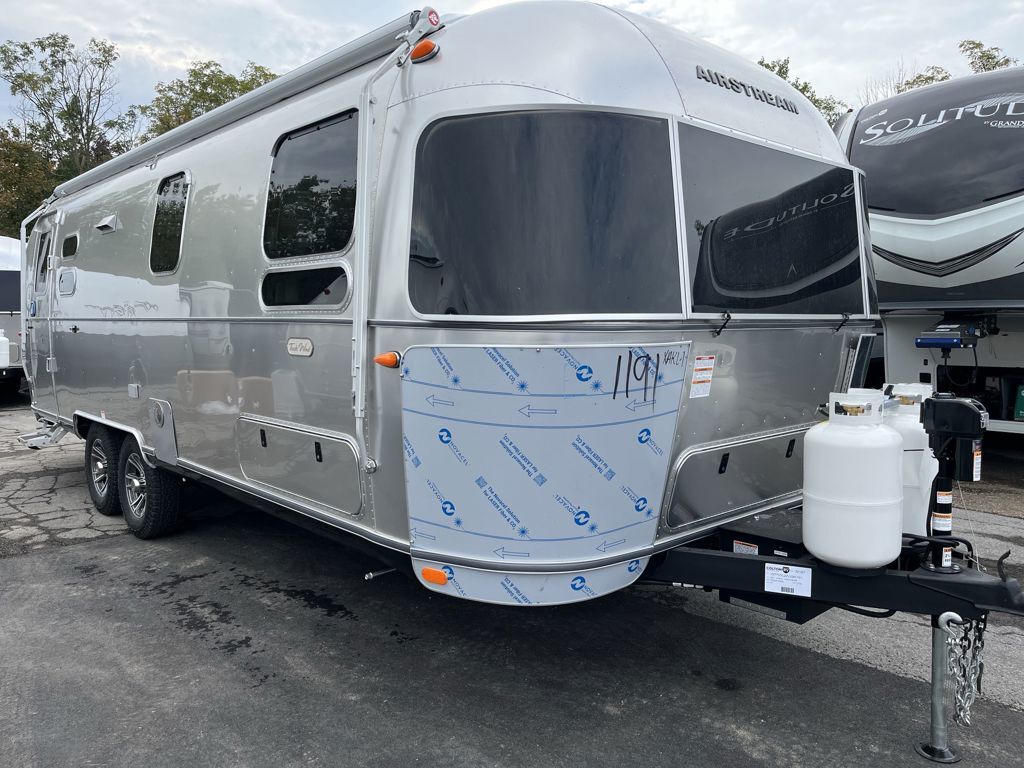 2027 Airstream Trade Wind 27FB in orchard park NY