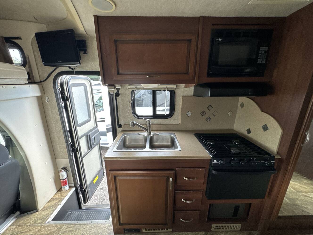 A photo of this 2011 Fleetwood TIOGA 24L