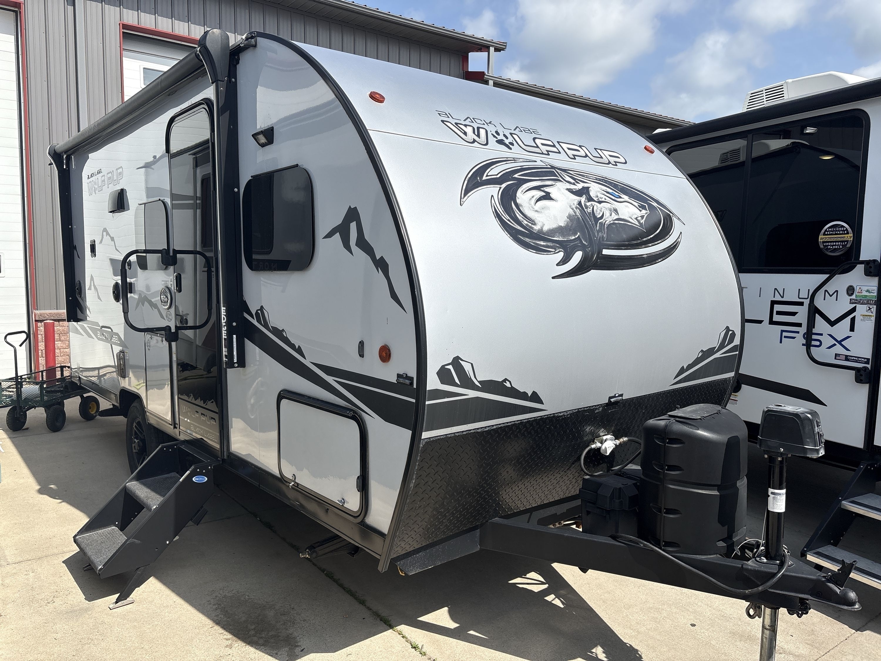 2022 Forest River WOLF PUP BLACK LABEL 16BHSBL RV