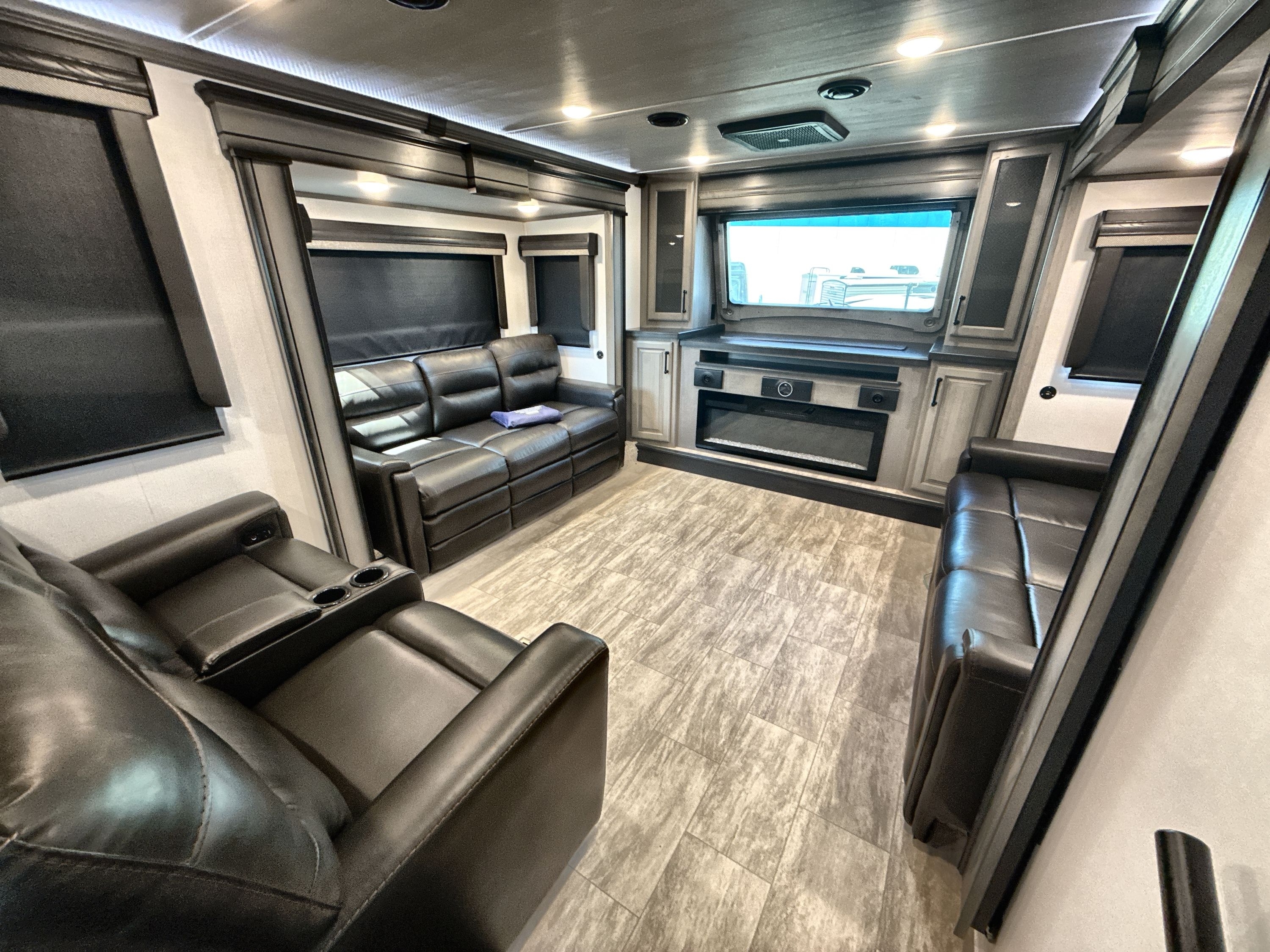 2023 Keystone MONTANA LEGACY 3761FL in forest lake MN