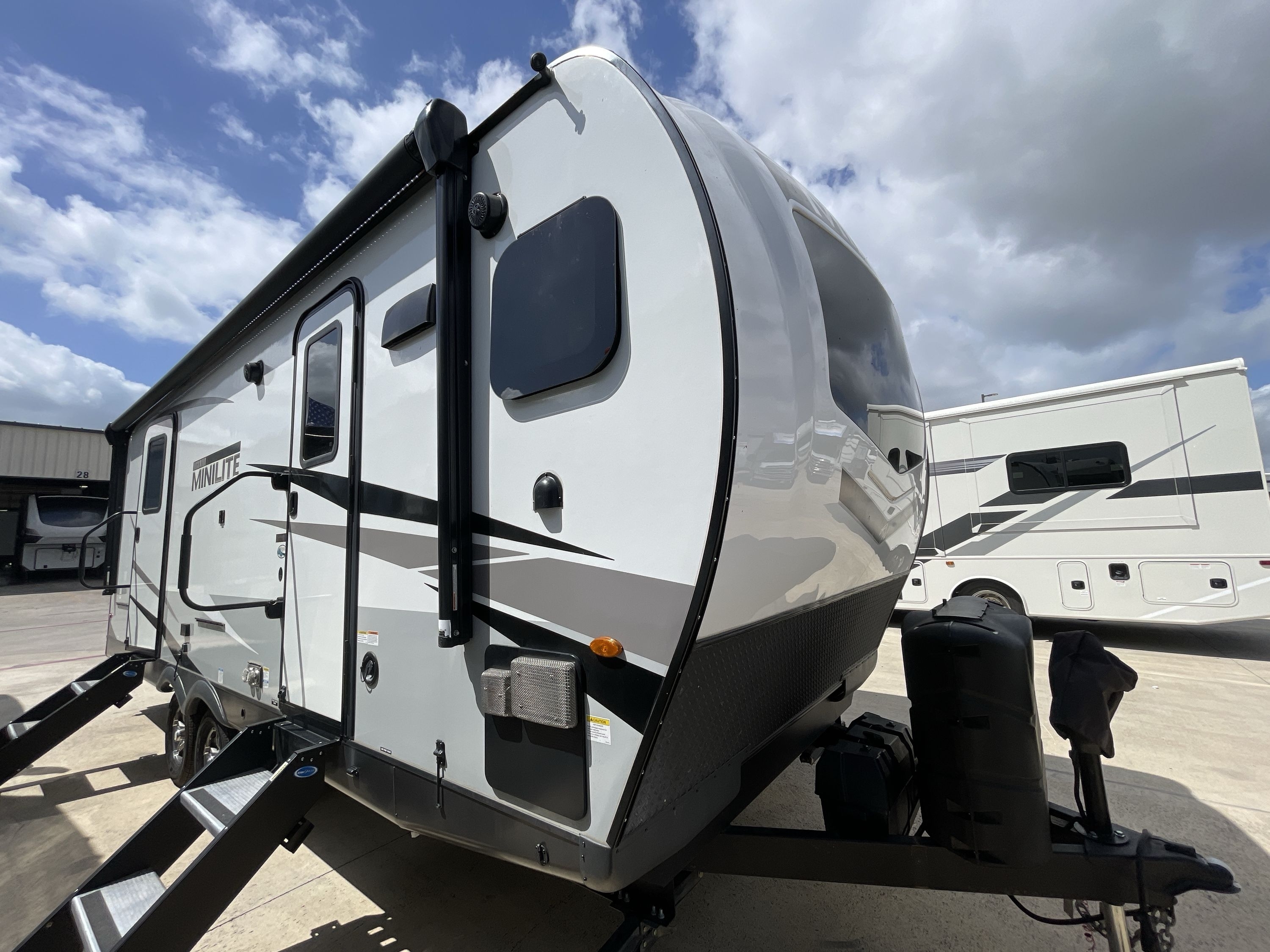 2023 Forest River ROCKWOOD MINI LITE 2516S in new braunfels TX
