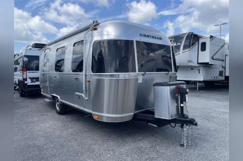 2021 Airstream CARAVEL 22FB in cocoa FL