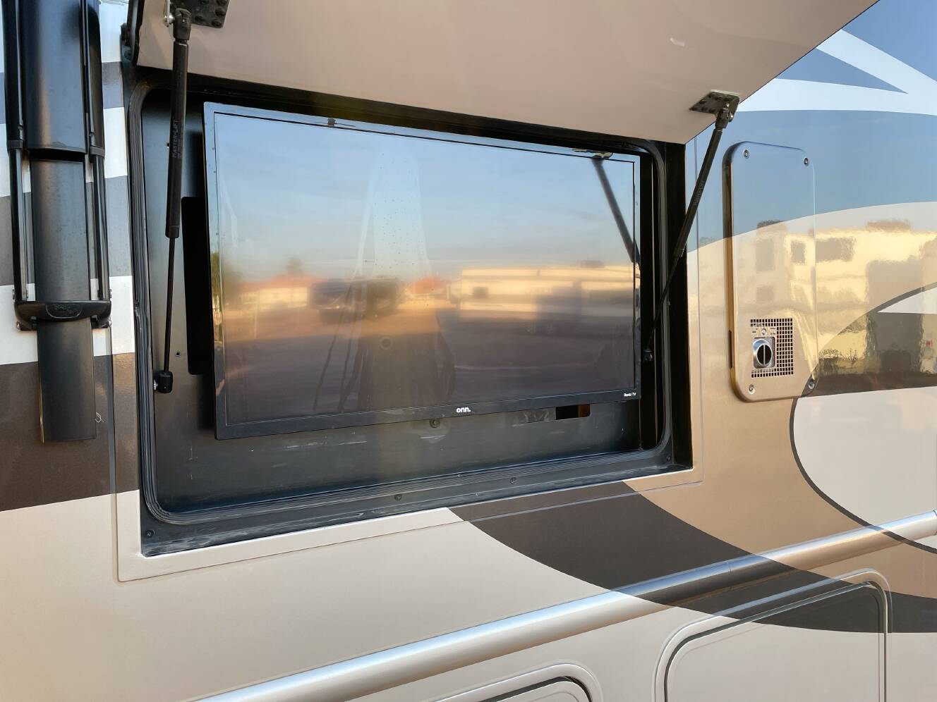 A photo of this 2014 Thor PALAZZO 36.1