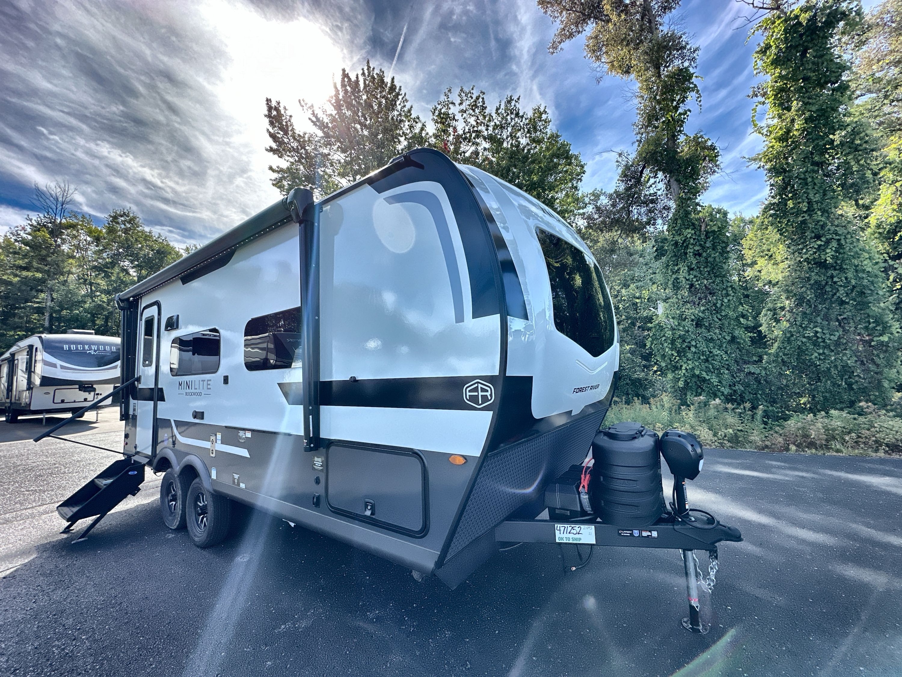 2027 Forest River ROCKWOOD MINI LITE 2109S in houghton lake MI