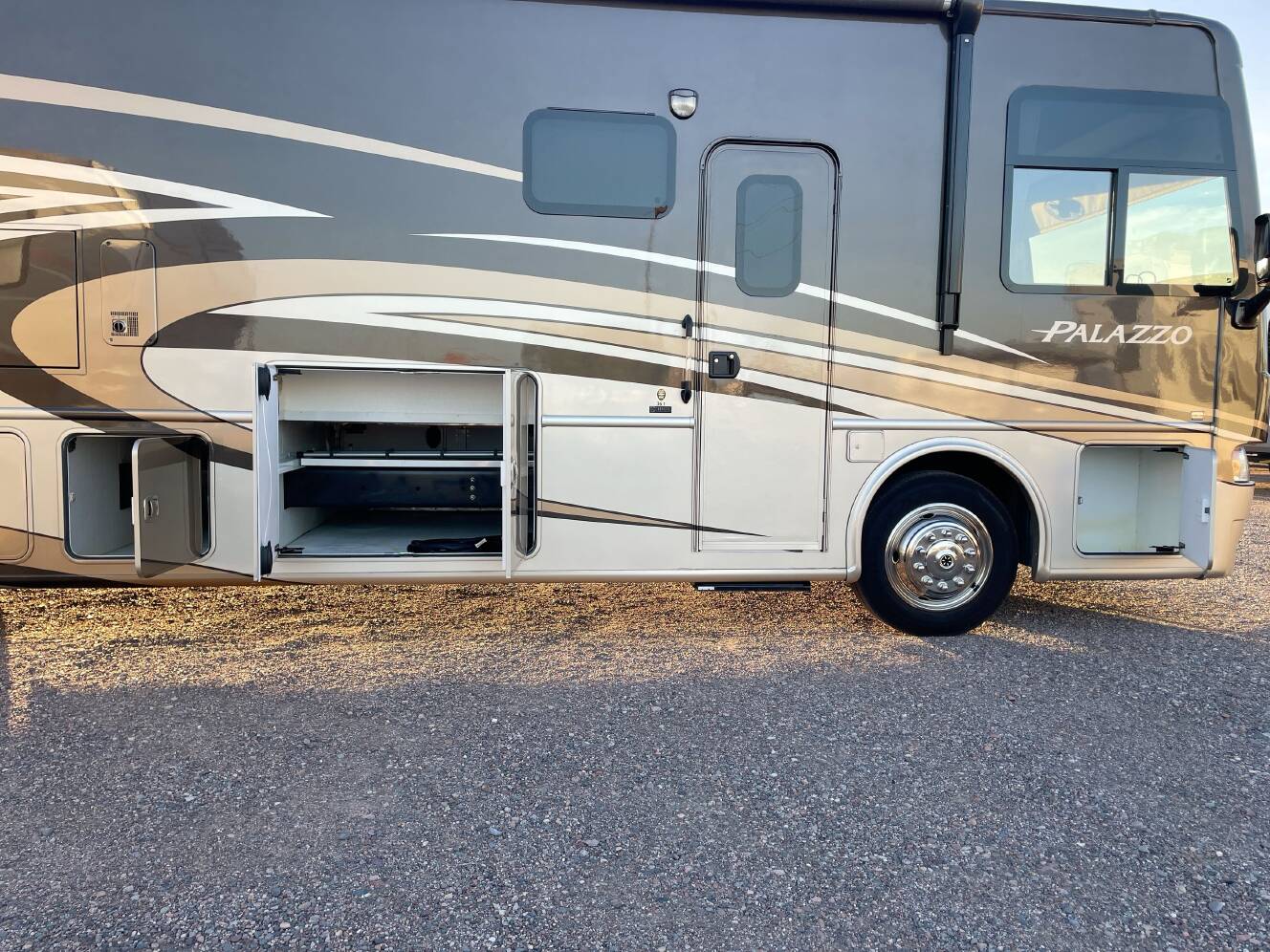A photo of this 2014 Thor PALAZZO 36.1
