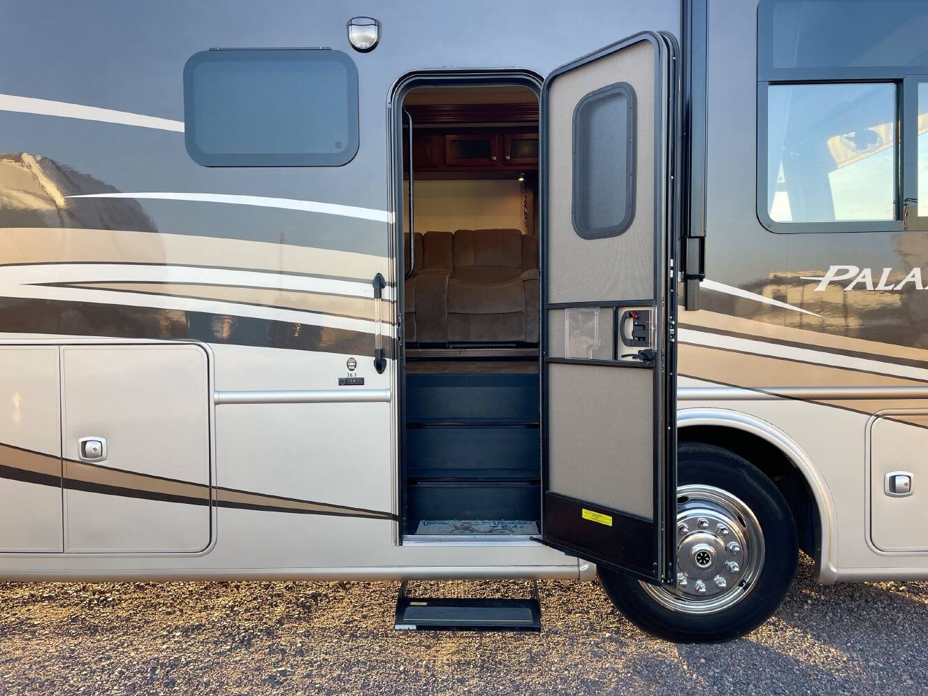A photo of this 2014 Thor PALAZZO 36.1