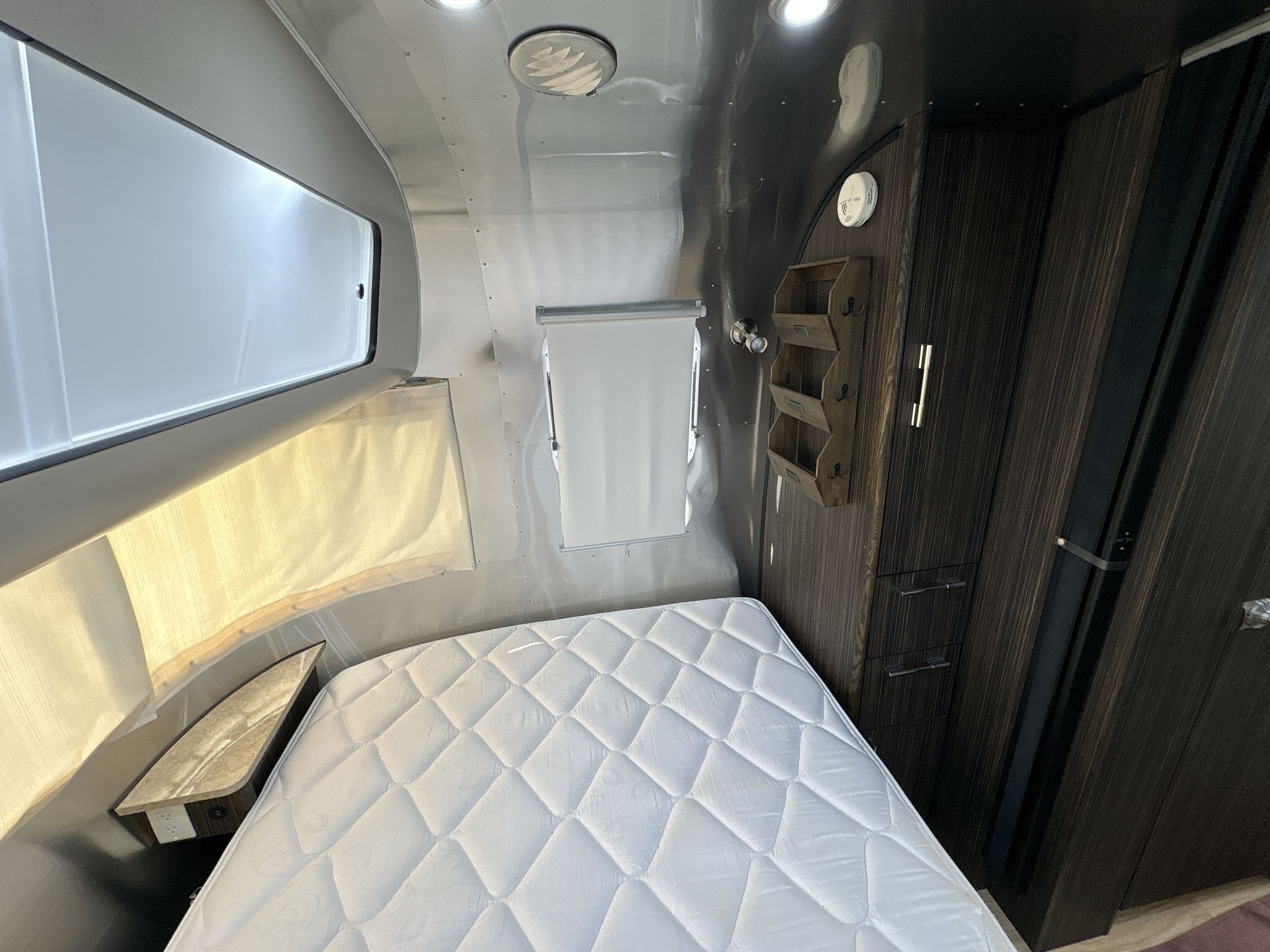 2016 Airstream INTERNATIONAL SIGNATURE 25FB in berlin NJ