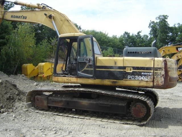 2000 KOMATSU PC300 LC-6 in Milford, MA