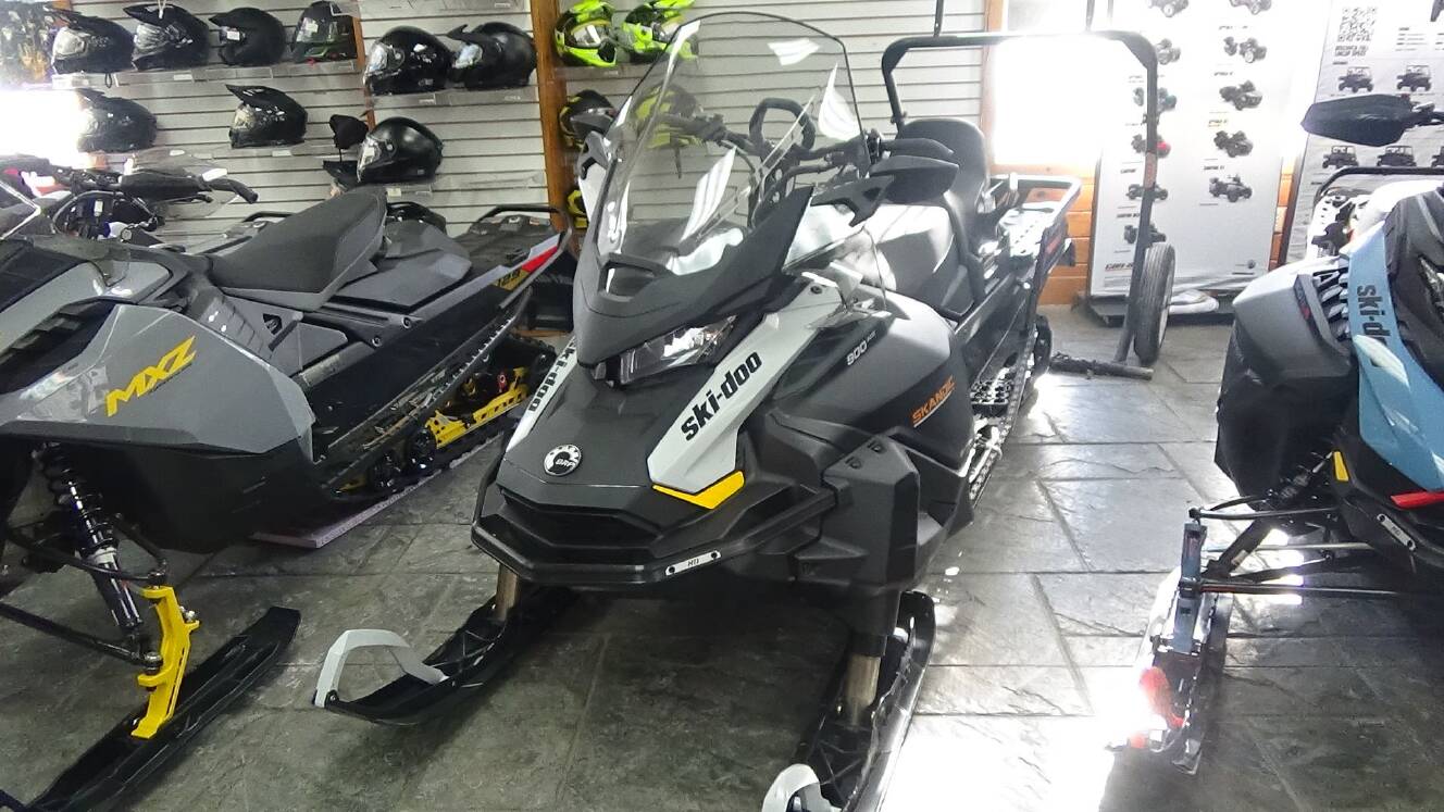 A photo of this 2026 Ski-Doo Skandic LE 900 ACE ES Silent Cobra WT 1.5 Track 20 in.