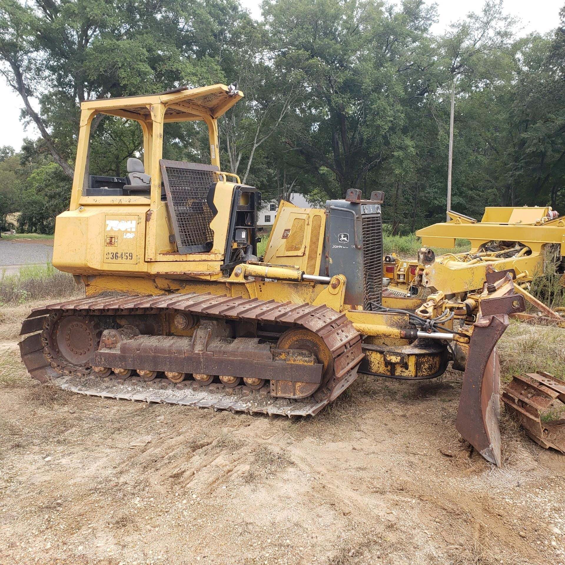 DEERE 700H LGP in Hughes Springs, TX