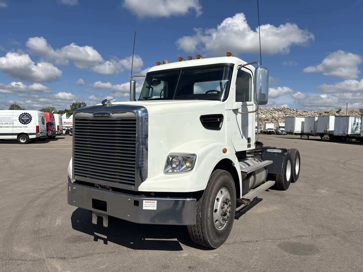 2020 FREIGHTLINER 122 SD in Taylor, MI