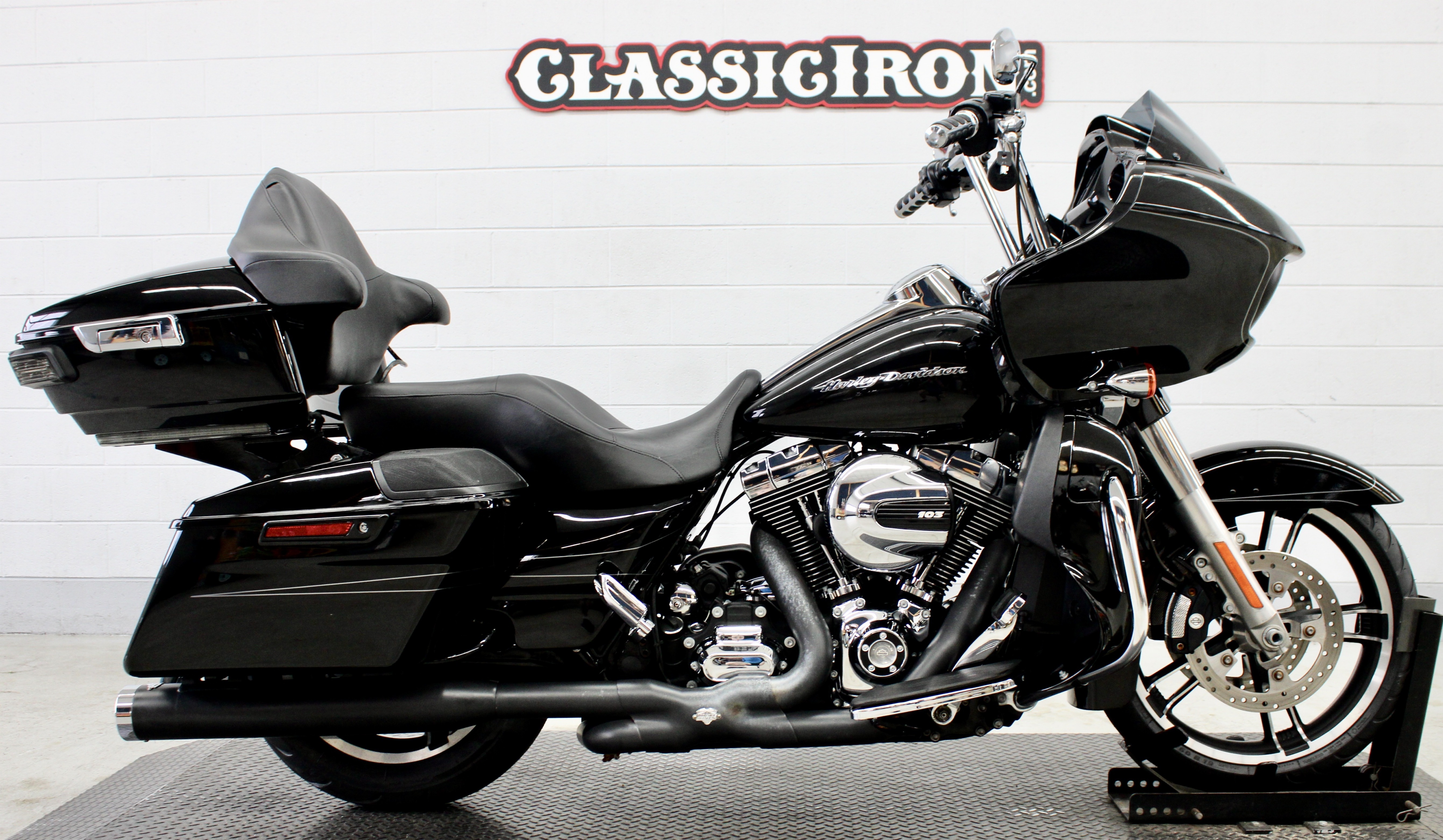 2015 Harley-Davidson Road Glide® Special SPECIAL FLTRXS in Fredericksburg, VA