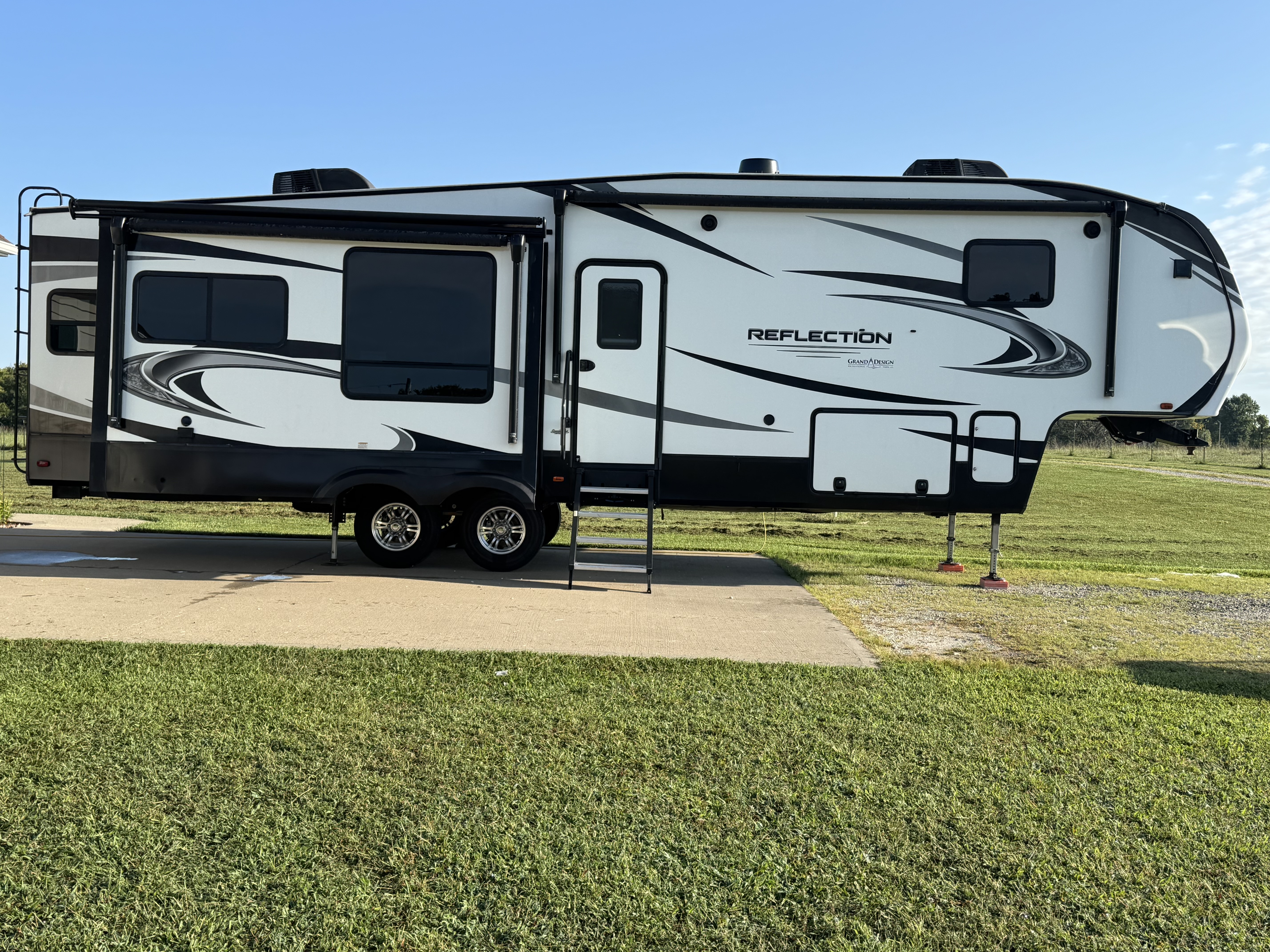 2020 Grand Design REFLECTION 337RLS RV