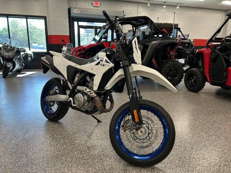 2025 Suzuki DR-Z4SM BASE in Honey Brook, PA