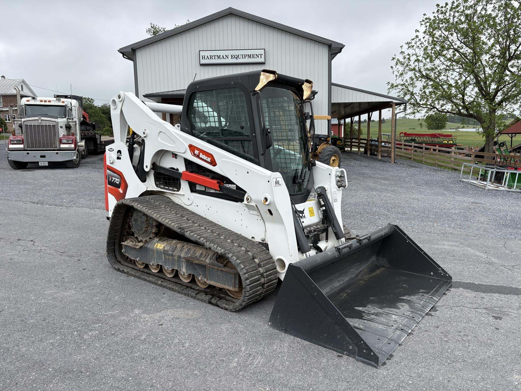 2023 BOBCAT T770 in Linville, VA