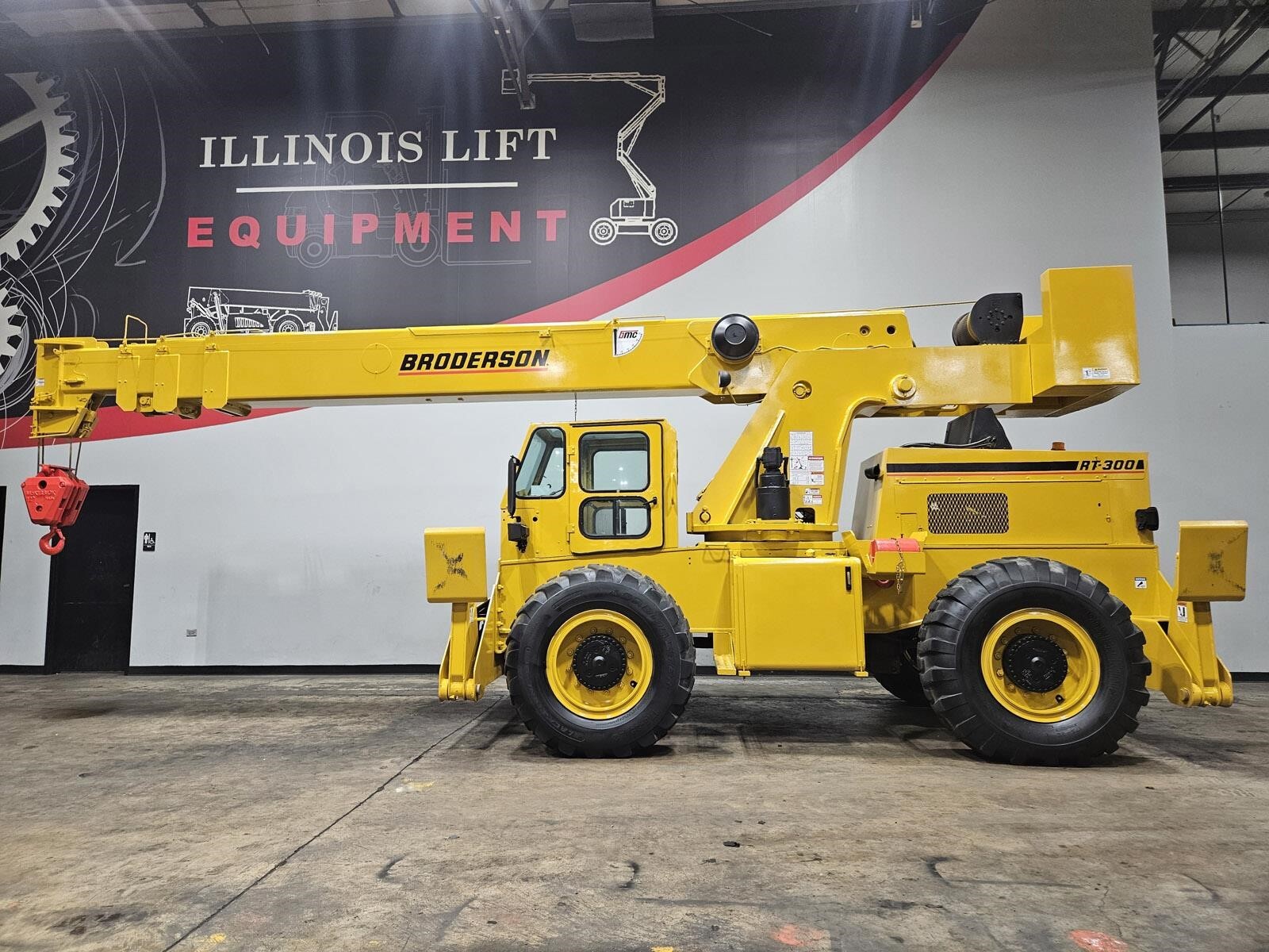 2013 BRODERSON RT300-2G in Cary, IL