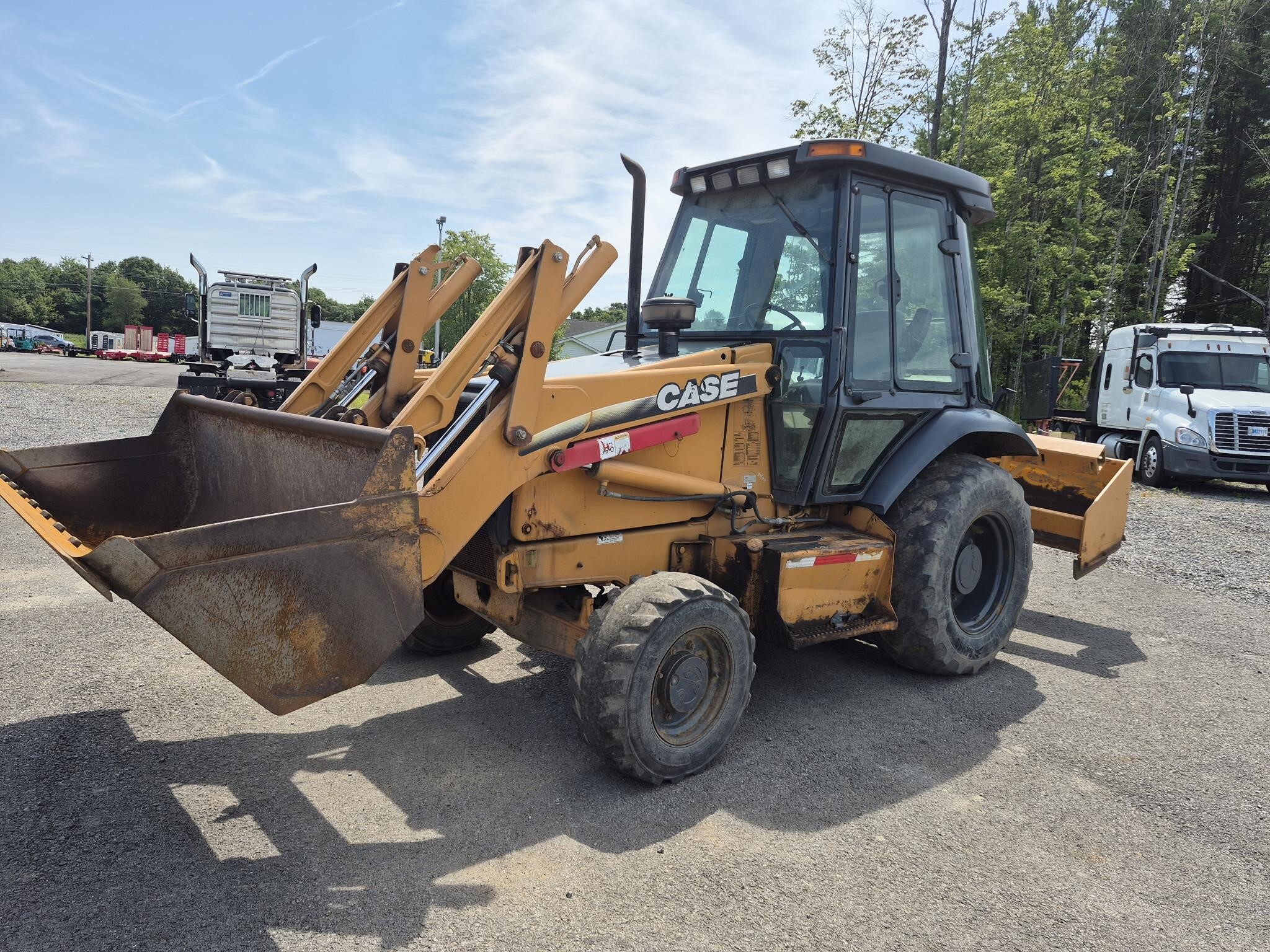 2004 CASE 570M XT in Shippenville, PA