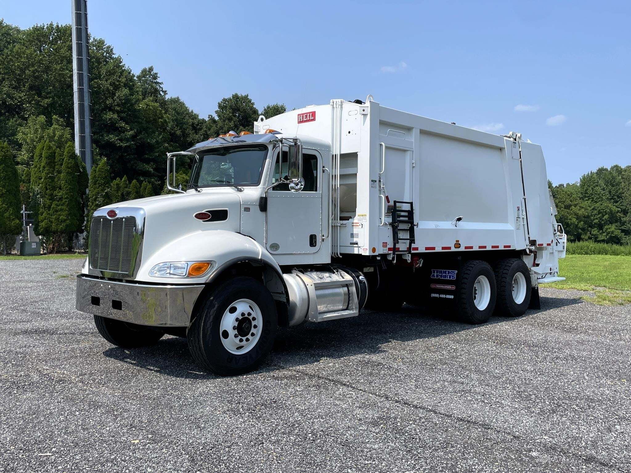 2022 PETERBILT 348 in Honey Brook, PA